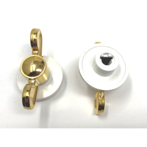 Manopola forno Smeg bianca ed oro codice ricambio 694971485 monta su modelli in descrizione - immagine 1