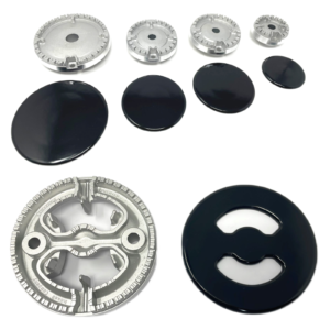 Kit bruciatori e piattelli spartifiamma neri lucidi piano cottura cucina a gas Hotpoint Ariston Indesit 4 fuochi + tripla corona - immagine 1